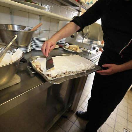 La Locanda Ristorante Pizzeria Garni Ольштадт Экстерьер фото